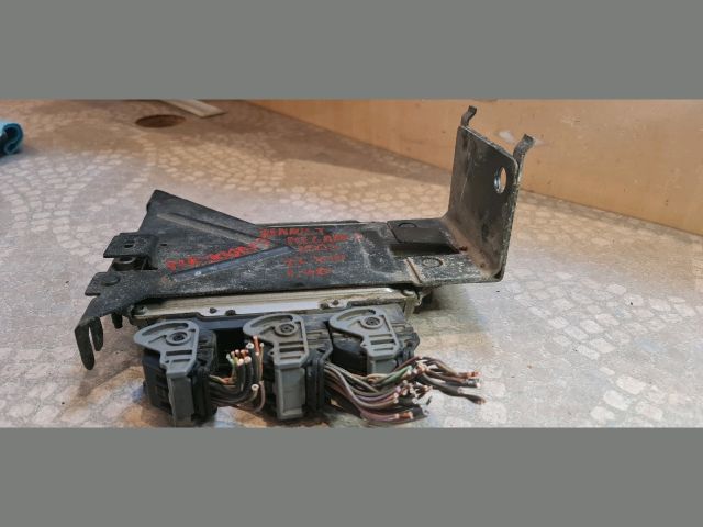 bontott RENAULT MEGANE II Motorvezérlő