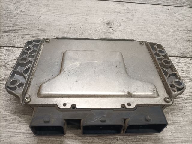 bontott RENAULT MEGANE II Motorvezérlő