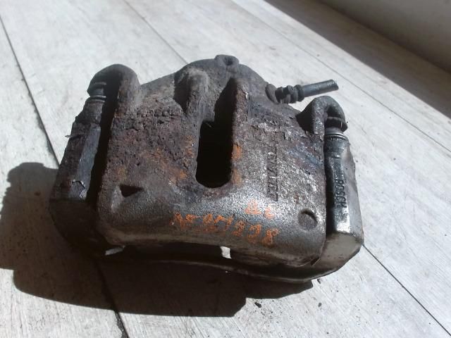 bontott RENAULT MEGANE II Bal első Féknyereg Munkahengerrel