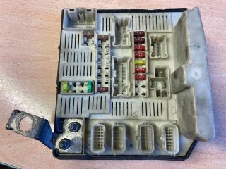 bontott RENAULT MEGANE II Biztosítéktábla Motortér