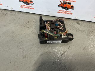 bontott RENAULT MEGANE II Biztosítéktábla Motortér