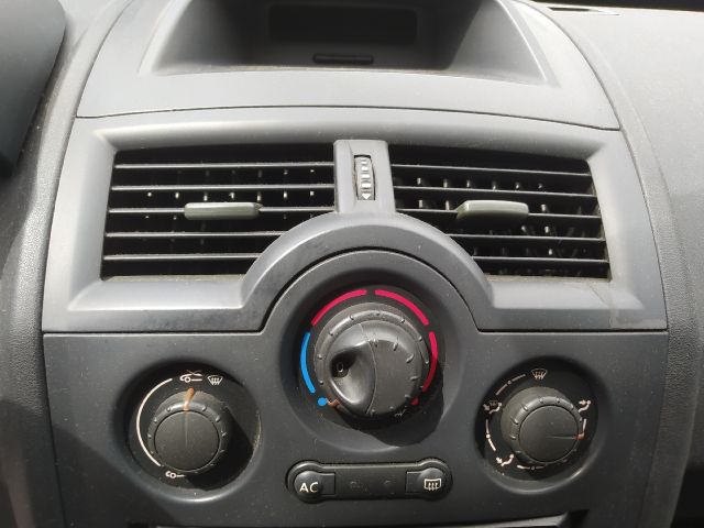 bontott RENAULT MEGANE II Fojtószelep (Elektromos)