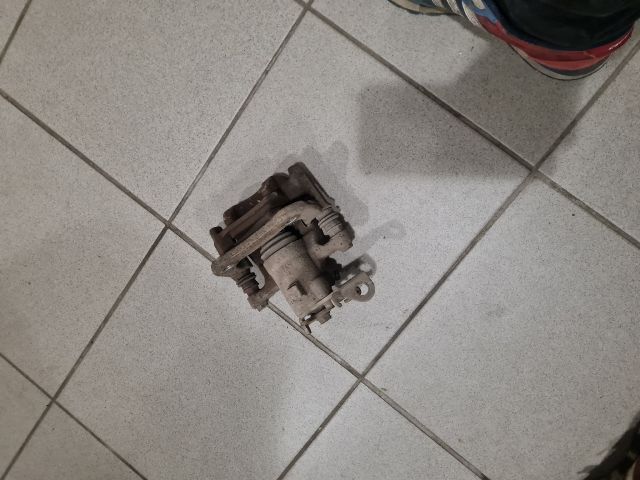 bontott RENAULT MEGANE II Jobb hátsó Féknyereg Munkahengerrel