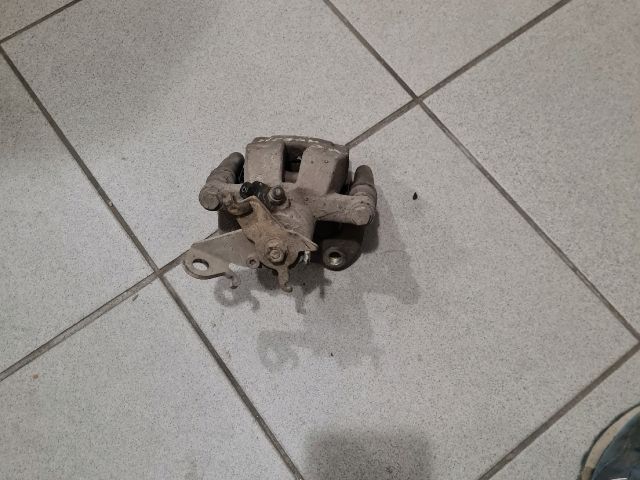 bontott RENAULT MEGANE II Jobb hátsó Féknyereg Munkahengerrel