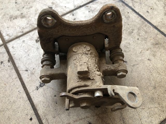 bontott RENAULT MEGANE II Jobb hátsó Féknyereg Munkahengerrel