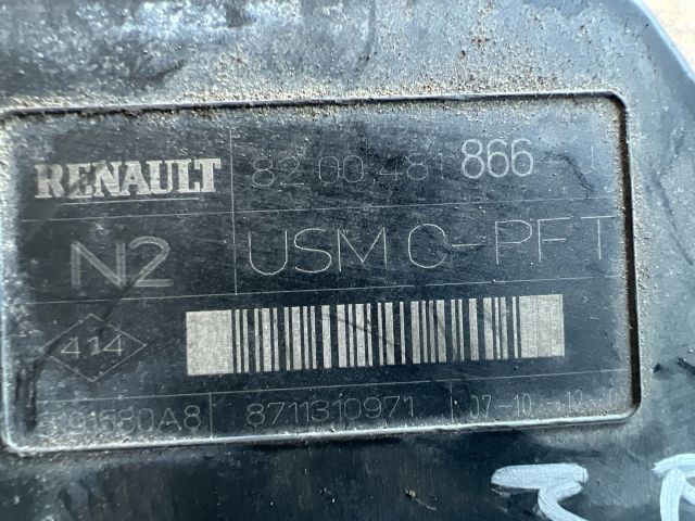 bontott RENAULT MEGANE II Biztosítéktábla Motortér