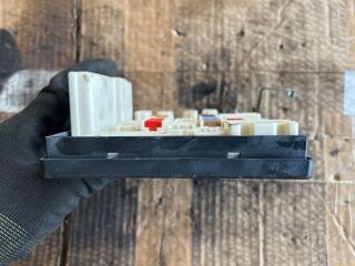 bontott RENAULT MEGANE II Biztosítéktábla Motortér