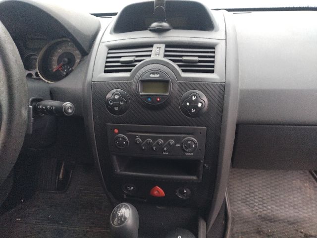 bontott RENAULT MEGANE II Fojtószelep (Elektromos)