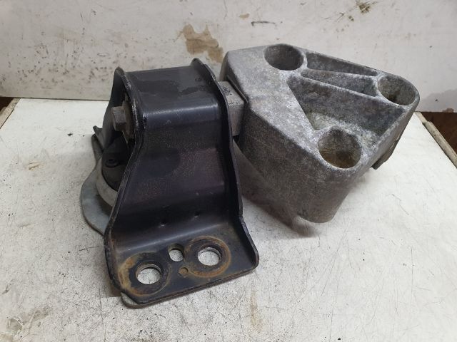 bontott RENAULT MEGANE II Motor Tartó Bak (Fém)