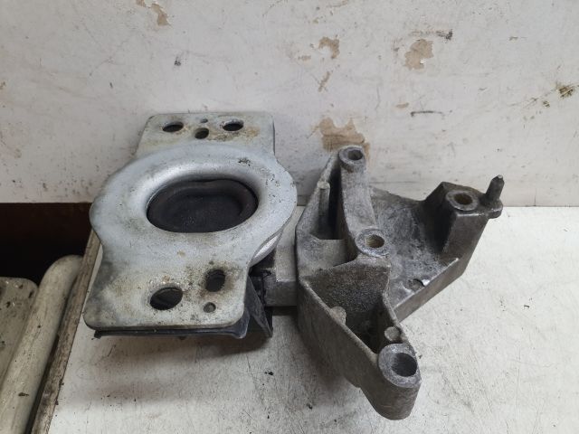 bontott RENAULT MEGANE II Motor Tartó Bak (Fém)
