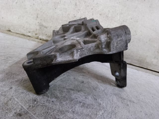 bontott RENAULT MEGANE II Motor Tartó Bak (Fém)