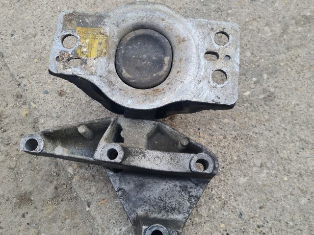 bontott RENAULT MEGANE II Motor Tartó Bak (Fém)