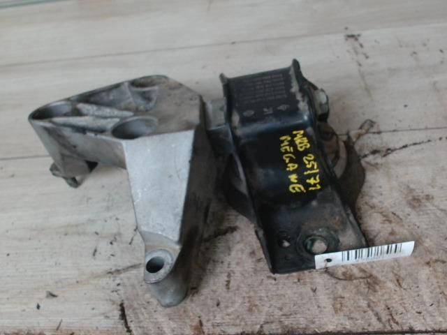 bontott RENAULT MEGANE II Motor Tartó Bak (Fém)