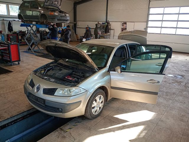 bontott RENAULT MEGANE II Motor Tartó Bak Jobb