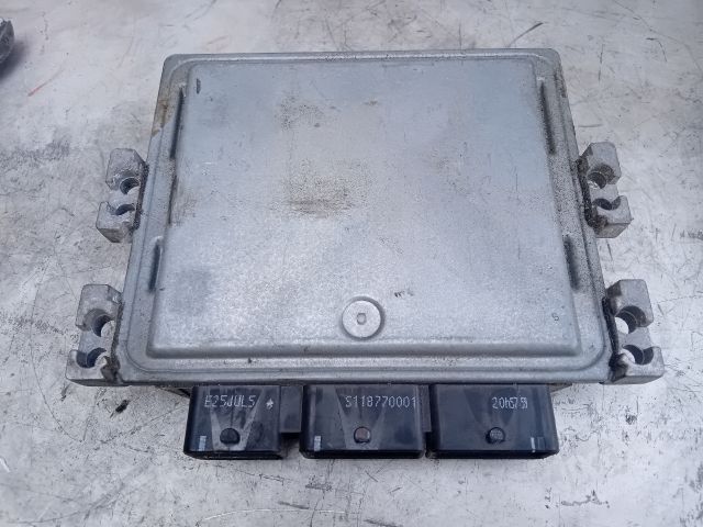 bontott RENAULT MEGANE II Motorvezérlő