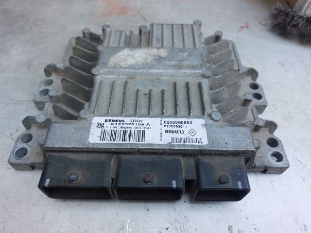 bontott RENAULT MEGANE II Motorvezérlő