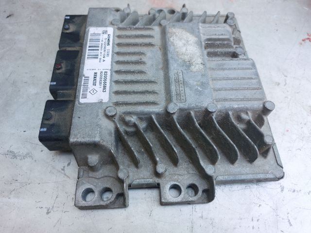 bontott RENAULT MEGANE II Motorvezérlő