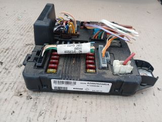 bontott RENAULT MEGANE II Biztosítéktábla Motortér