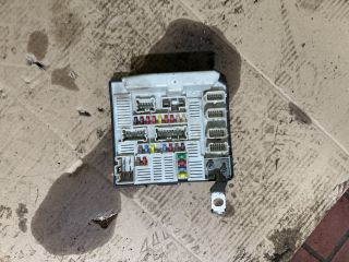 bontott RENAULT MEGANE II Biztosítéktábla Motortér