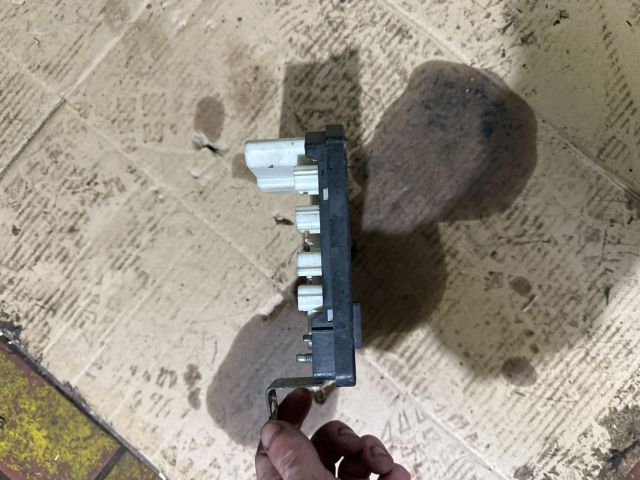 bontott RENAULT MEGANE II Biztosítéktábla Motortér