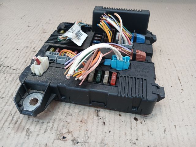 bontott RENAULT MEGANE II Biztosítéktábla Motortér