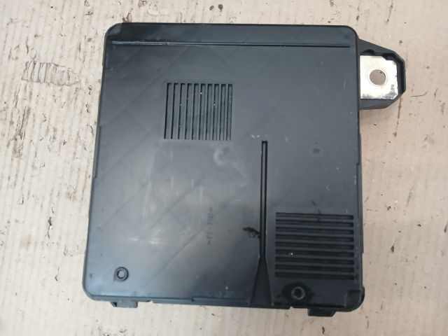 bontott RENAULT MEGANE II Biztosítéktábla Motortér