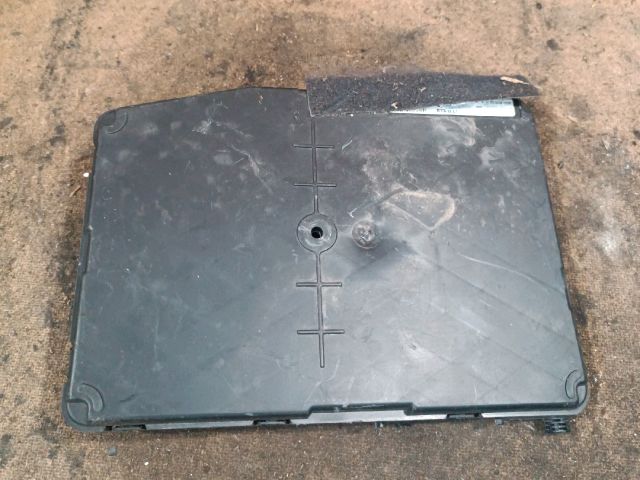 bontott RENAULT MEGANE II Biztosítéktábla Motortér