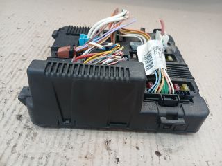 bontott RENAULT MEGANE II Biztosítéktábla Motortér