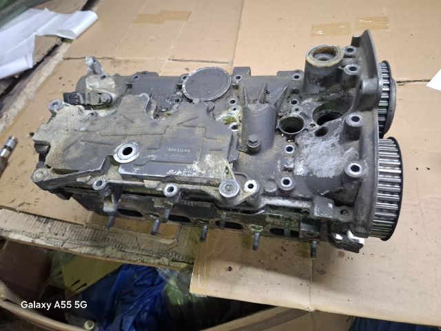 bontott RENAULT MEGANE II Hengerfej