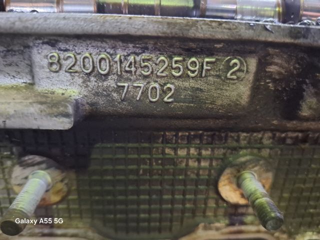 bontott RENAULT MEGANE II Hengerfej