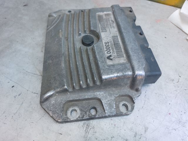 bontott RENAULT MEGANE II Motorvezérlő