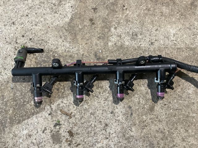 bontott RENAULT MEGANE II Porlasztó Sor / Híd