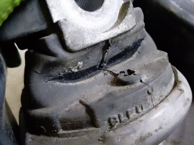 bontott RENAULT MEGANE II Motor Tartó Bak (Fém)