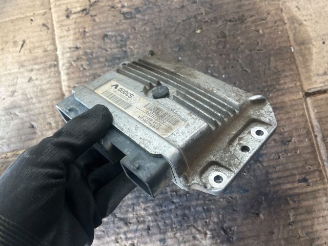 bontott RENAULT MEGANE II Motorvezérlő