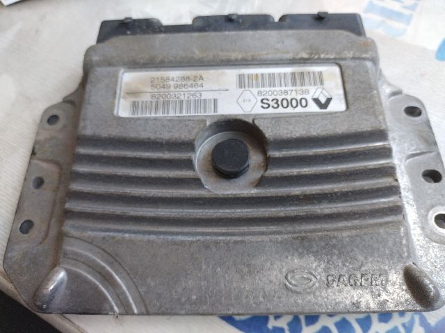 bontott RENAULT MEGANE II Motorvezérlő