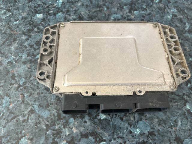 bontott RENAULT MEGANE II Motorvezérlő