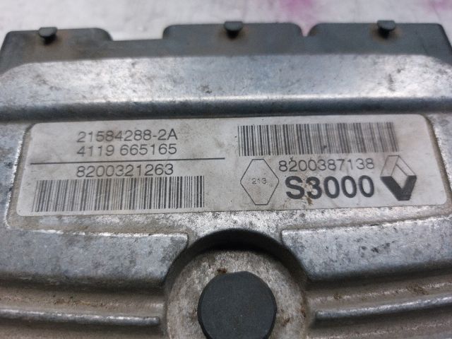 bontott RENAULT MEGANE II Motorvezérlő