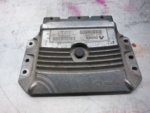 bontott RENAULT MEGANE II Motorvezérlő