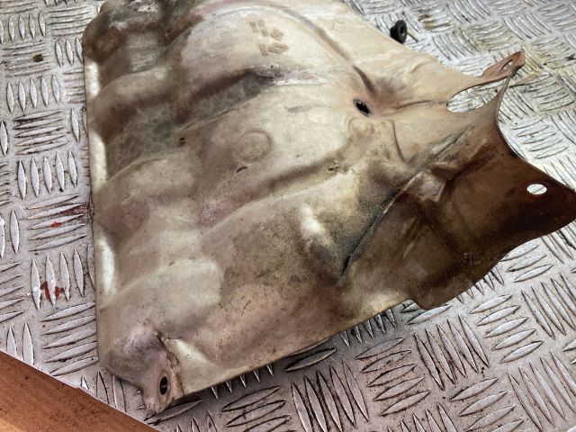 bontott RENAULT MEGANE II Leömlő Hővédő Lemez