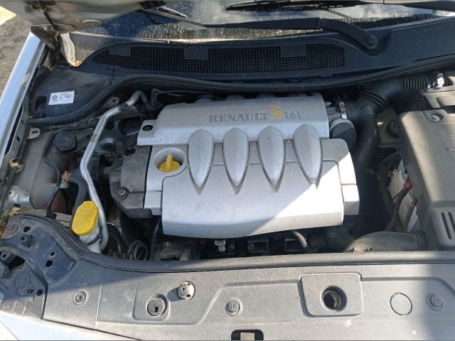 bontott RENAULT MEGANE II Motor (Fűzött blokk hengerfejjel)