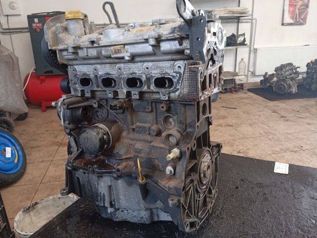 bontott RENAULT MEGANE II Motor (Fűzött blokk hengerfejjel)