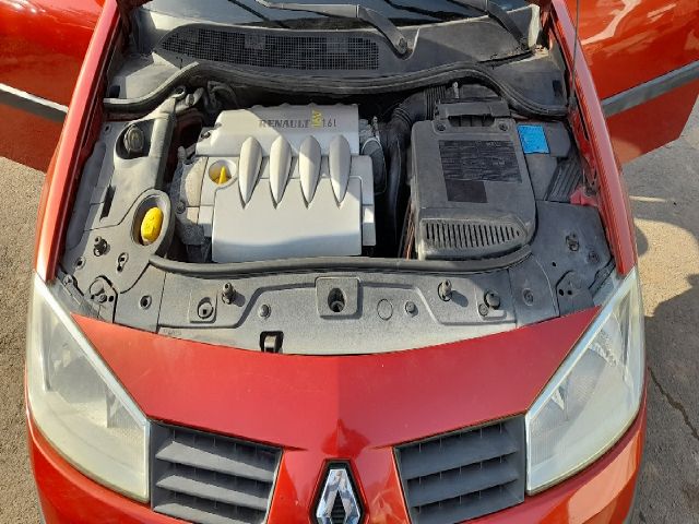 bontott RENAULT MEGANE II Motor (Fűzött blokk hengerfejjel)