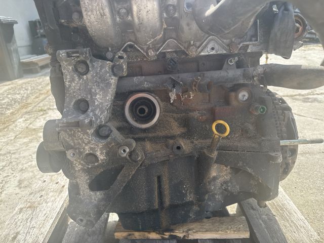 bontott RENAULT MEGANE II Motor (Fűzött blokk hengerfejjel)