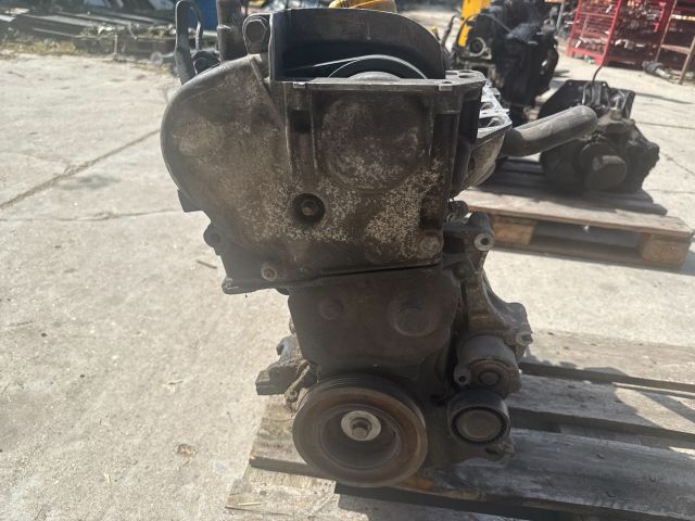 bontott RENAULT MEGANE II Motor (Fűzött blokk hengerfejjel)