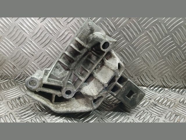 bontott RENAULT MEGANE II Motor Tartó Bak (Fém)