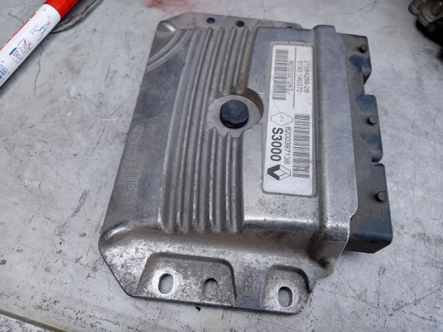 bontott RENAULT MEGANE II Motorvezérlő