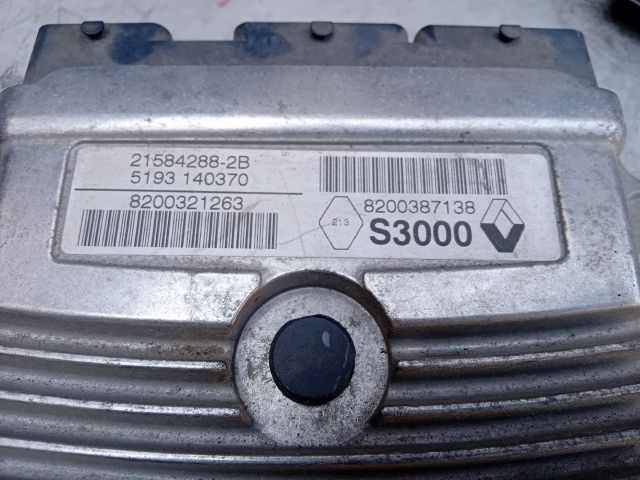 bontott RENAULT MEGANE II Motorvezérlő