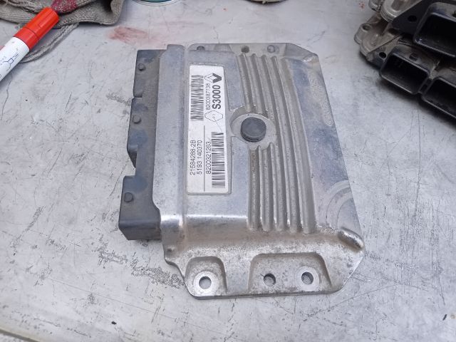 bontott RENAULT MEGANE II Motorvezérlő