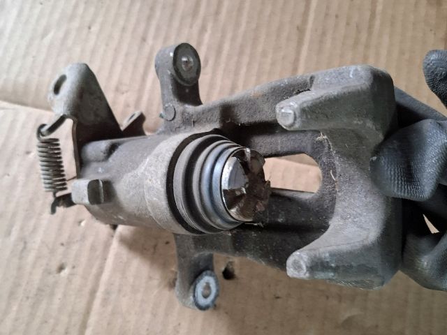 bontott RENAULT MEGANE II Bal hátsó Féknyereg Munkahengerrel