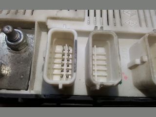 bontott RENAULT MEGANE II Biztosítéktábla Motortér